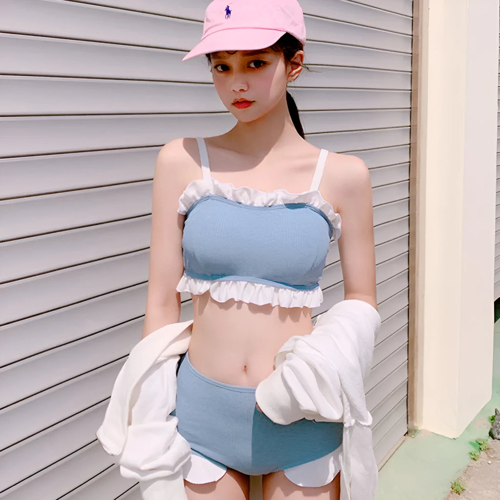 Women's solid colour nylon one-piece swimsuit with fashion suspenders and split conservative design