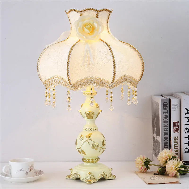 European-style bedroom table lamp with resin holder, three switch options, 220V, EU or US outlet