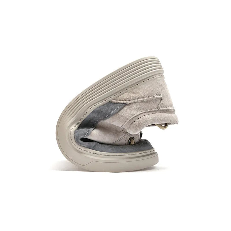 Men's casual leather skate shoes in grey colour with round toe and lace-up front