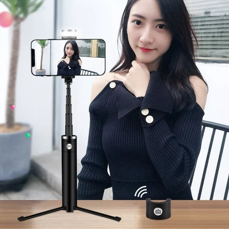 Desktop lamp selfie stick with 21.8cm handle, Bluetooth remote, built-in tripod and LED light ring