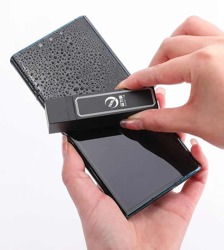 Black pack of 40 disposable screen cleaner cloths for mobile phones and tablets