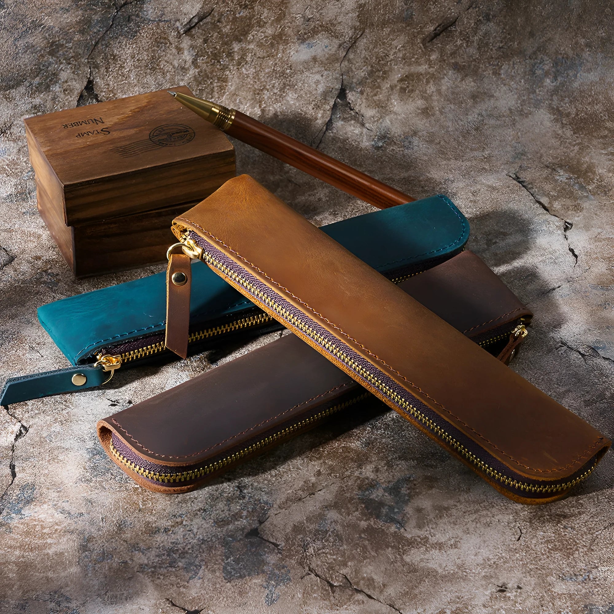 Cowhide retro pencil case 200mm x 45mm in Crazy Horse Brown with square shape and zipper closure