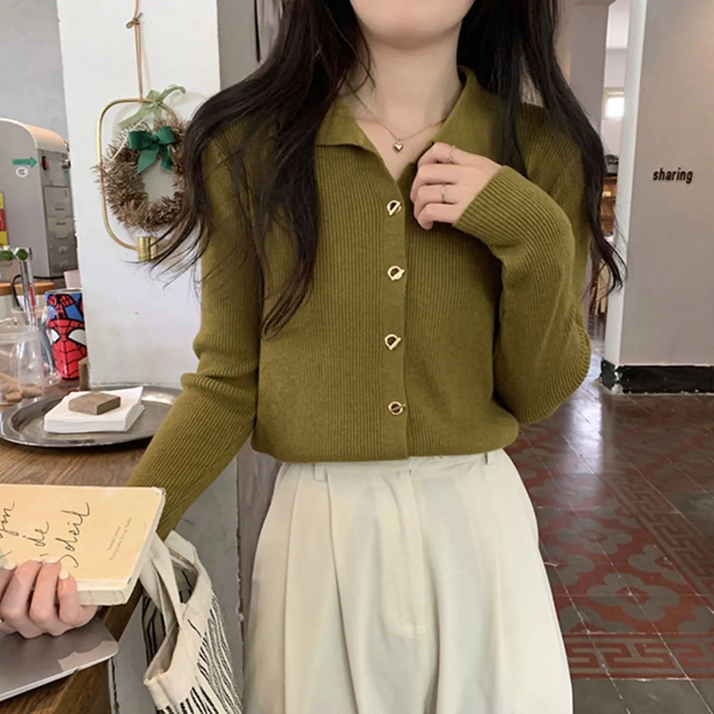 Loose fit viscose knitted cardigan in beige colour with long sleeves