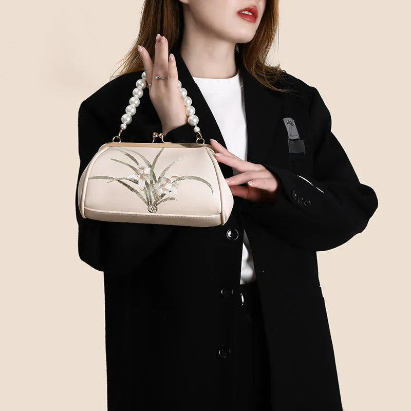 Beige embroidered shell-shaped women's shoulder bag in soft PU leather