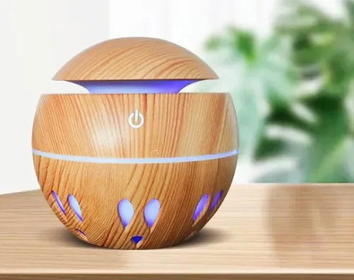 Silent USB aroma diffuser in wood grain with 130ml tank and coloured lights, 100 x 100 x 95mm