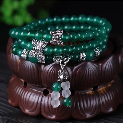 Green agate multi-layer bracelet with 6mm beads and three-circle chain design.
