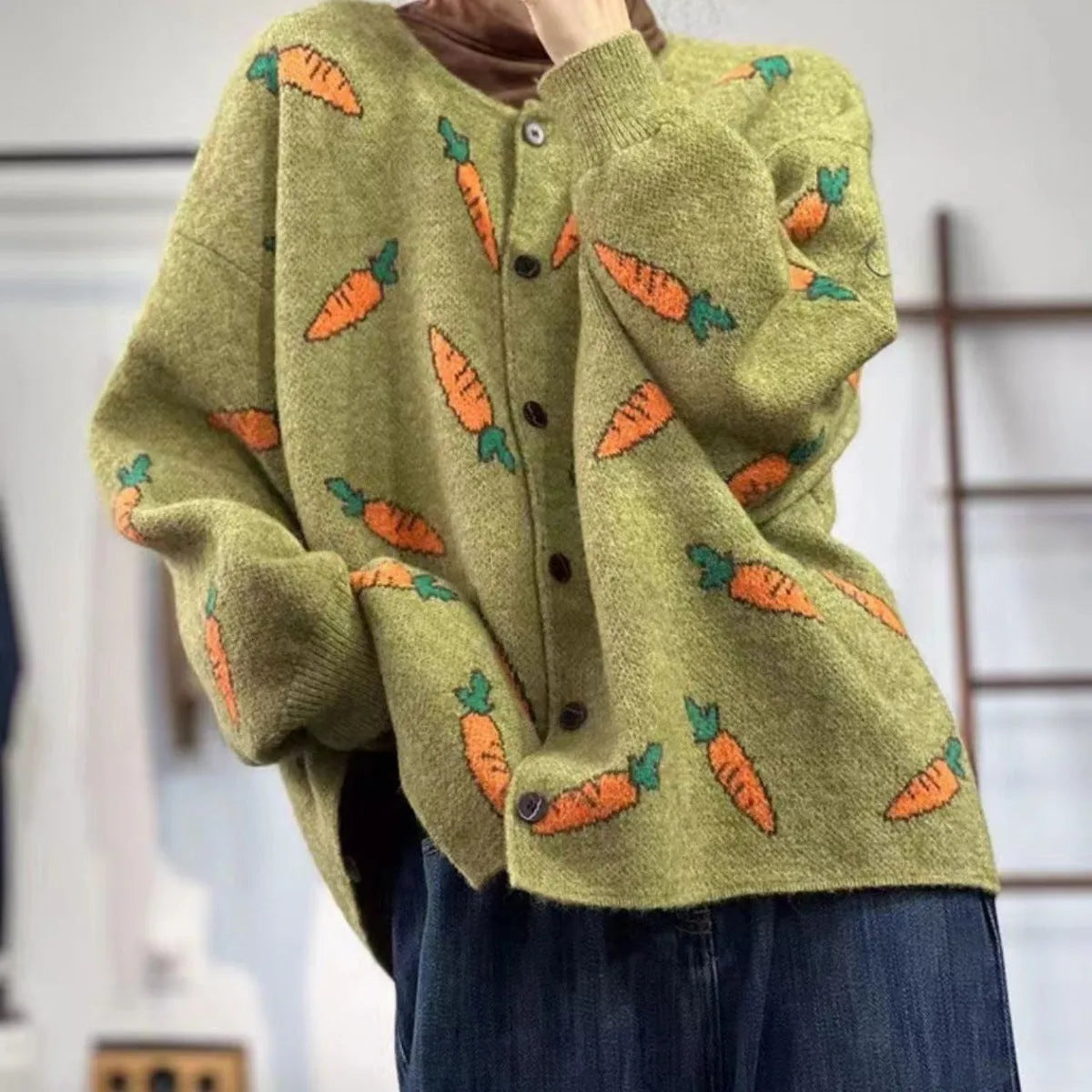 Round neck cardigan sweater with Mori artistic printing and colour contrast design