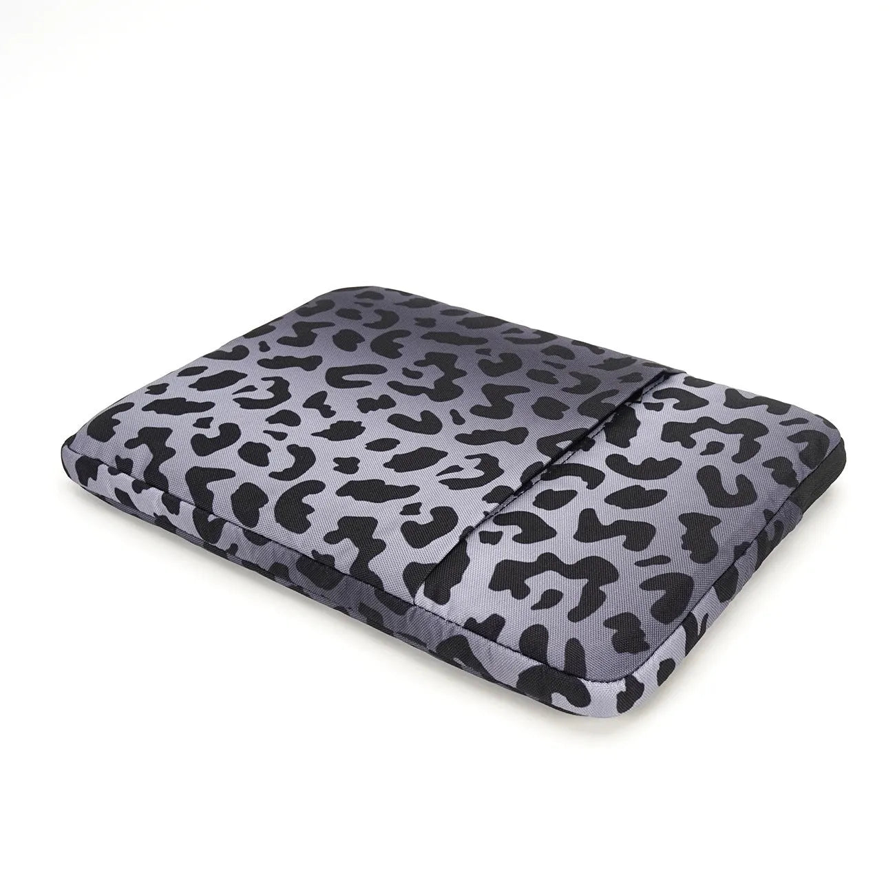 Leopard print laptop sleeve with anti-shock protection for 13-inch to 16-inch computers