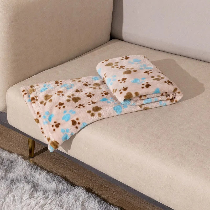 Blue cartoon dog print pet blanket measuring 100x120cm with double-sided flannel fabric