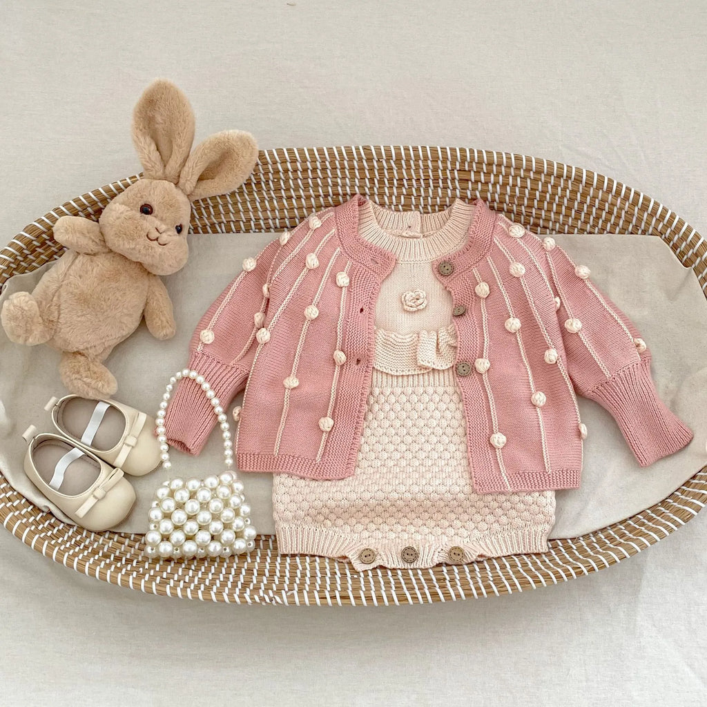 Baby hand crocheting flower pineapple plaid knitted wool long sleeve jumpsuit in stone powder for girls
