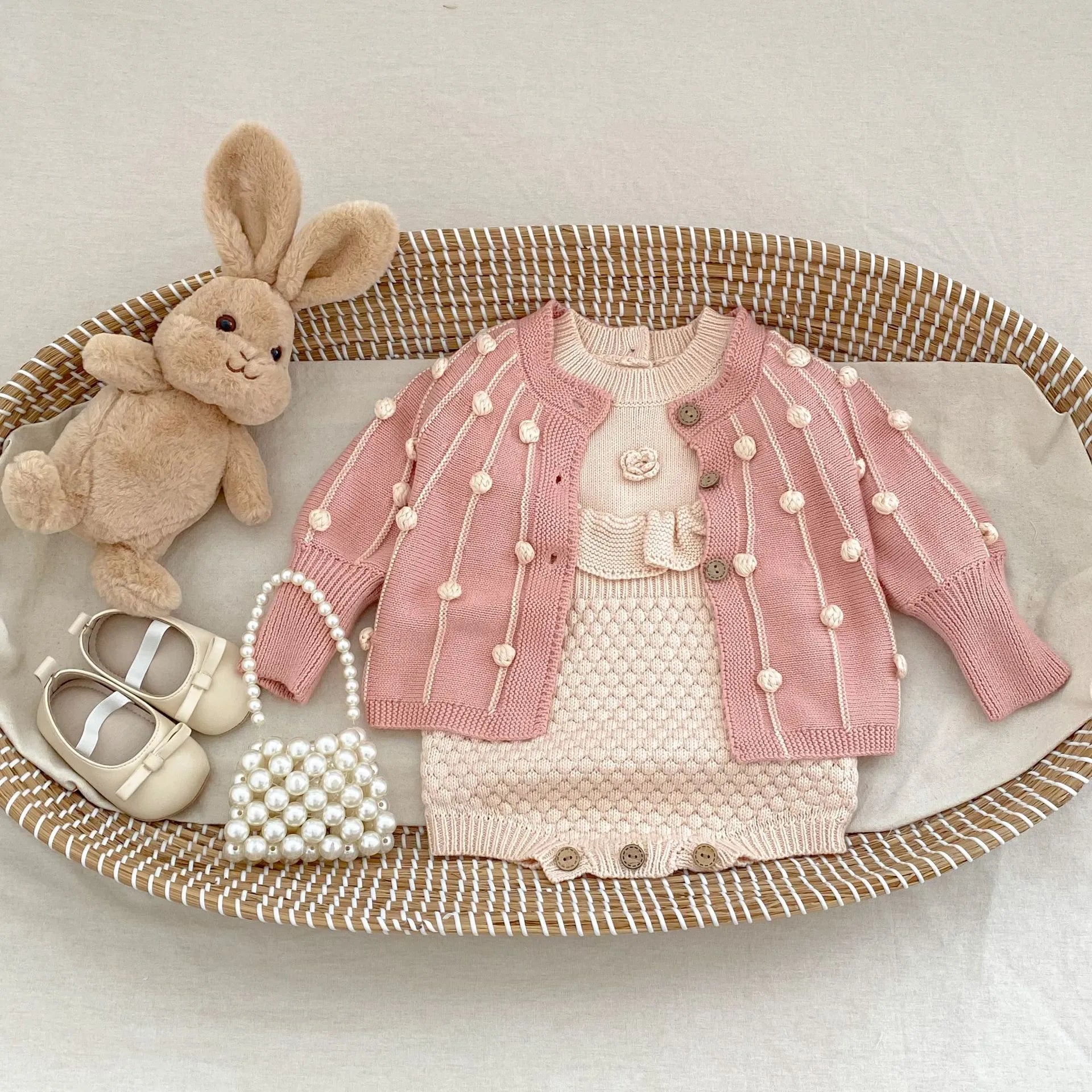 Baby hand crocheting flower pineapple plaid knitted wool long sleeve jumpsuit in stone powder for girls