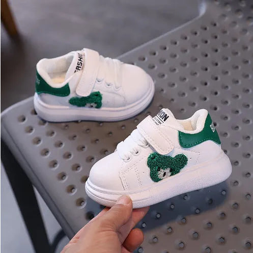 Baby Bear cartoon pattern children's sports shoes in black, green and khaki colours