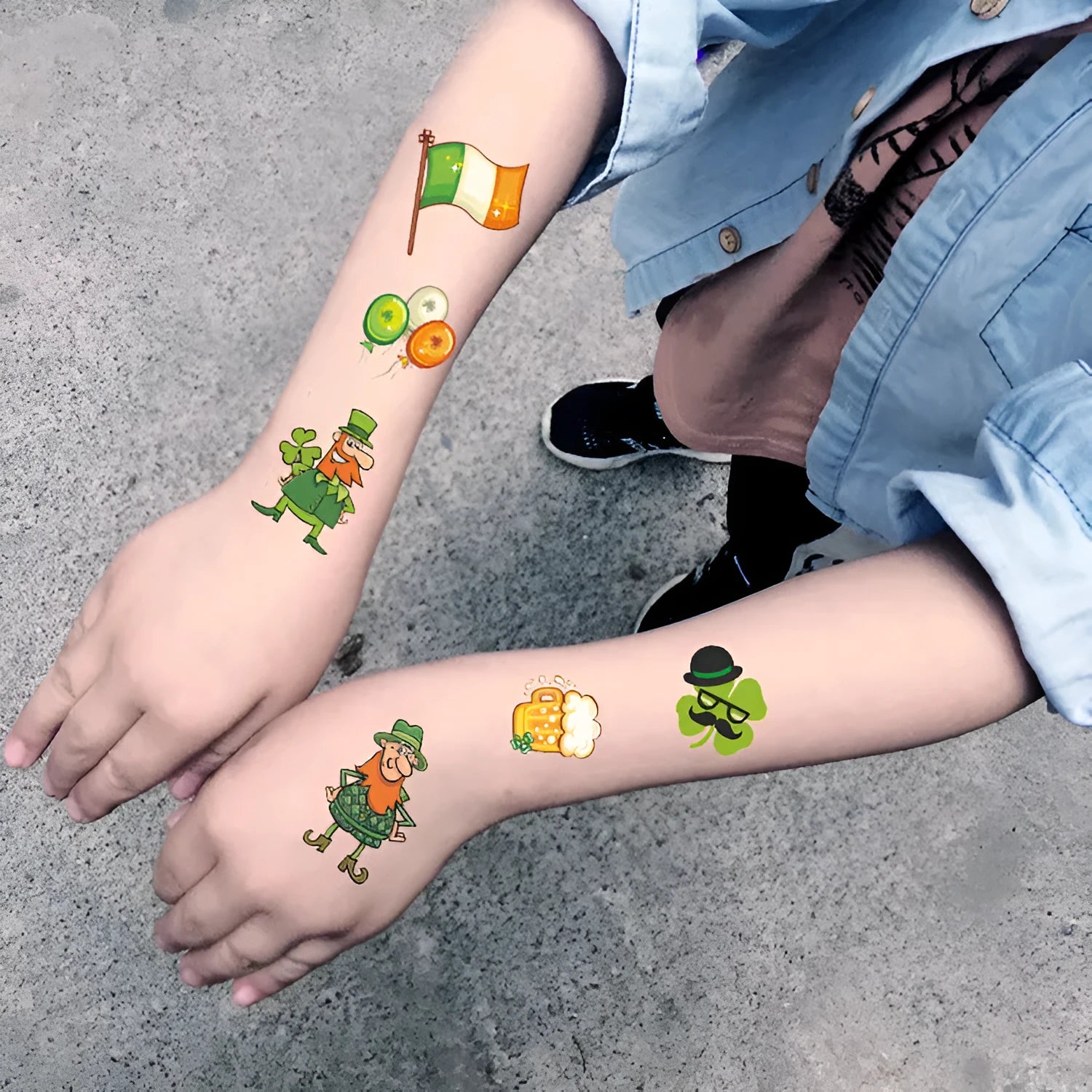 Paper tattoo sticker with green clover design for St. Patrick's Day, showing 120x75mm size.
