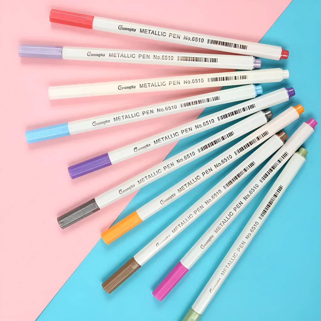 Black colouring pen set in a box for use on card albums and metal surfaces.
