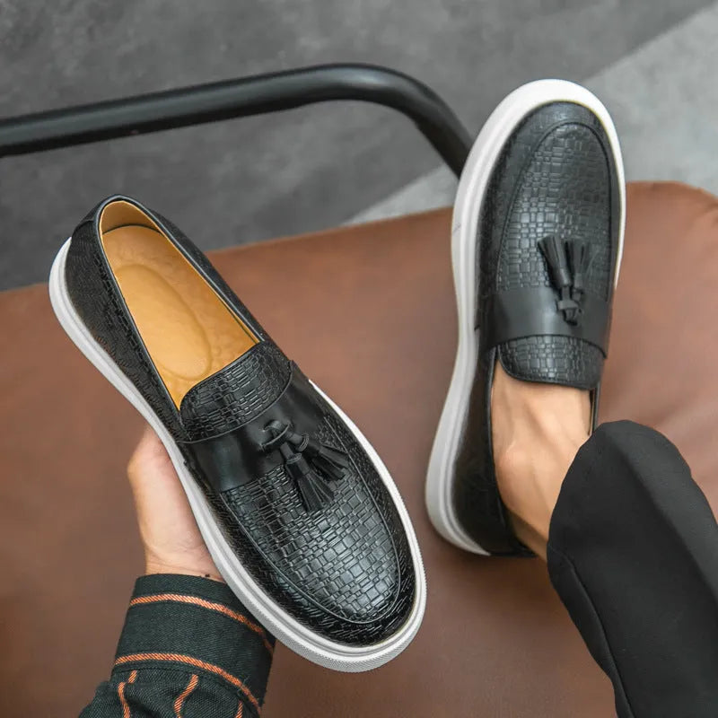 Men's black plus size casual leather shoes with fringed detail and round toe