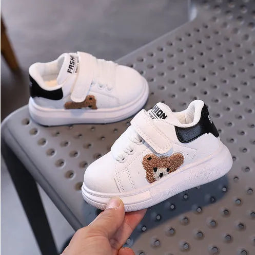 Baby Bear cartoon pattern children's sports shoes in black, green and khaki colours