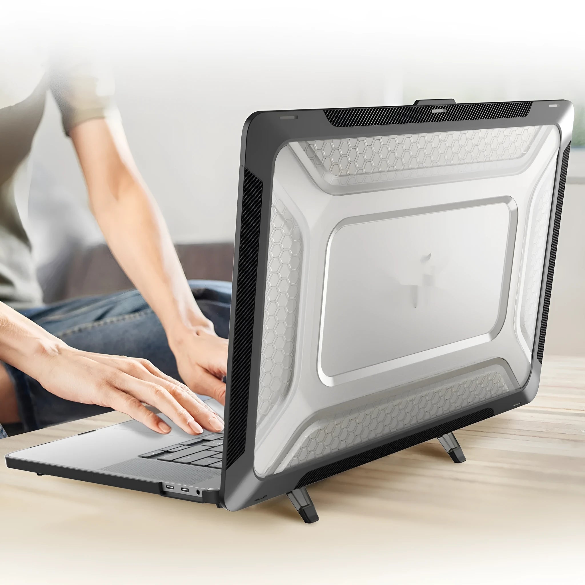 MacBook Protective Shell in Cool Black, Starry Sky Gray, Elegant Apricot, and Sapphire Blue colours for Air and Pro models.
