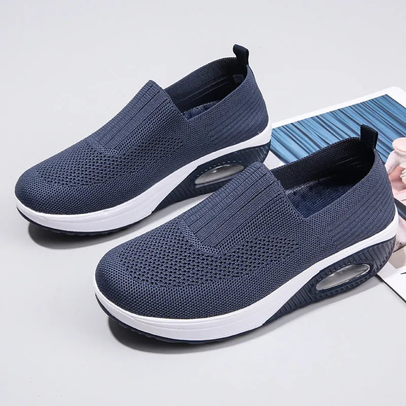 Women's round-toe mesh running shoes with air cushion sole in beige colour
