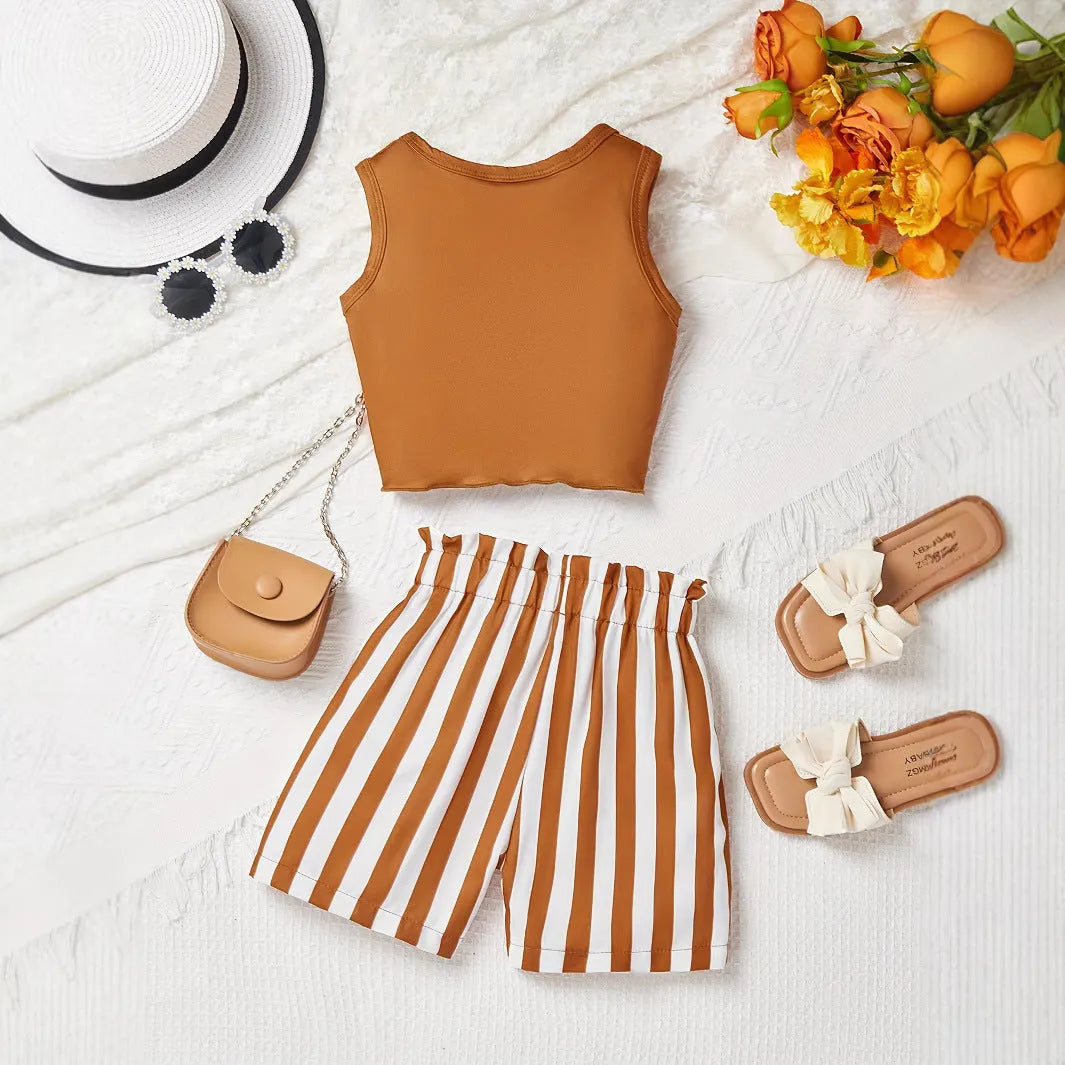 Light brown round neck vest and shorts casual suit for children made from polyester fibre, pullover style