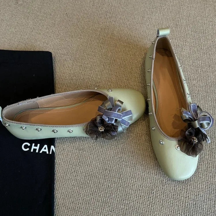 Women's DIY flower rivet Mary Jane shoes in black with buckle fastening and rubber sole