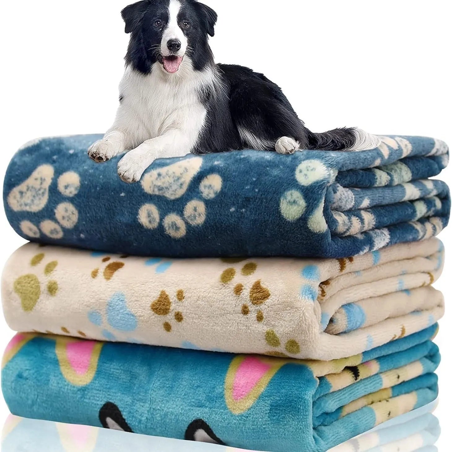 Blue cartoon dog print pet blanket measuring 100x120cm with double-sided flannel fabric
