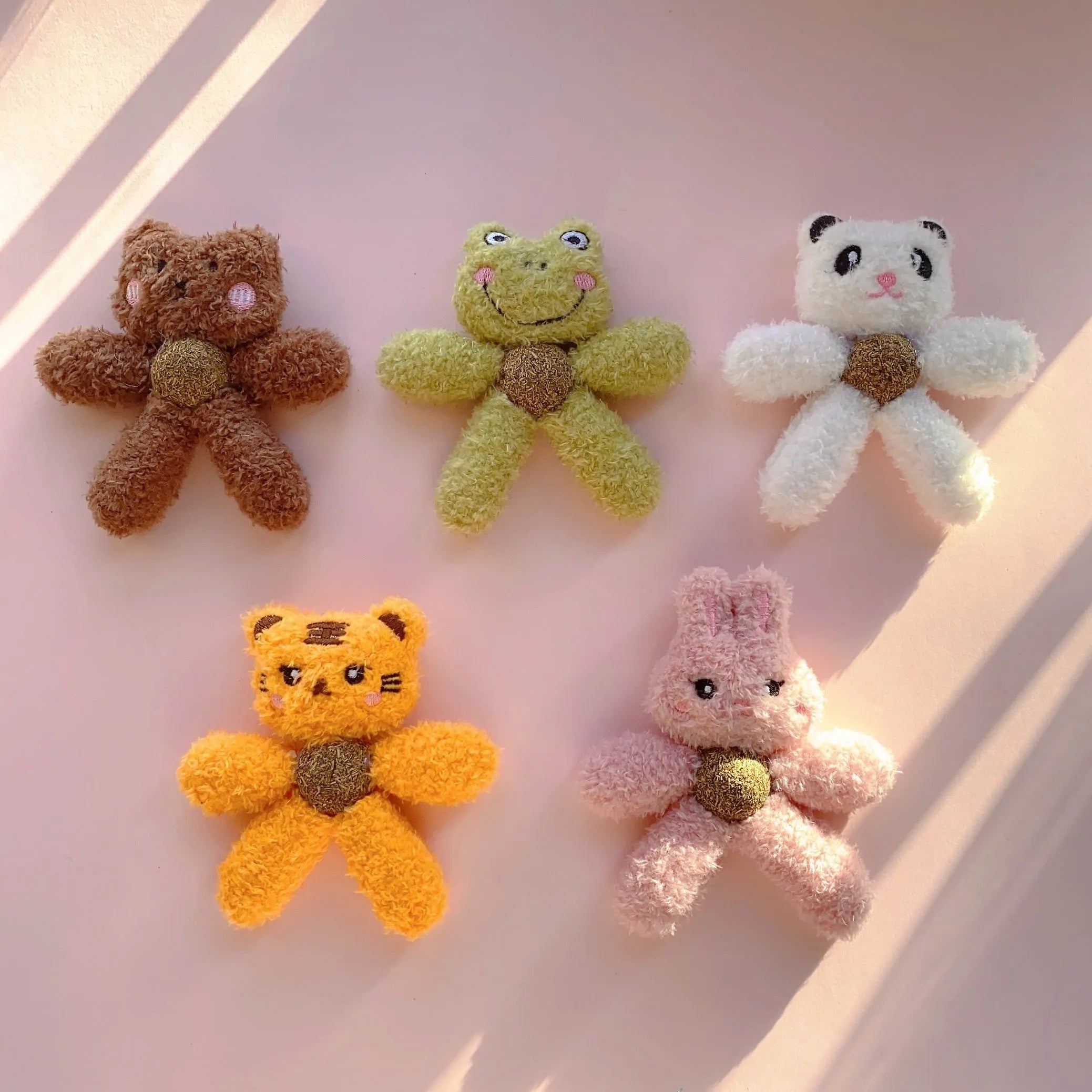 Edible catnip ball chewing toy for cats with five animal design options