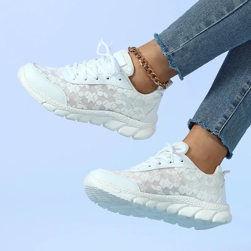 Breathable lightweight white women's casual sports shoes low top mid heel MD sole round toe lace-up
