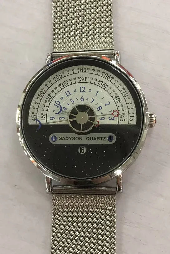 Men's creative sports watch with 40mm alloy case, quartz movement, and 30-metre waterproof rating