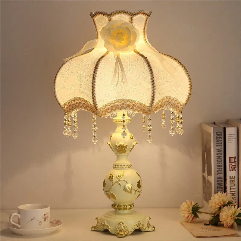 European-style bedroom table lamp with resin holder, three switch options, 220V, EU or US outlet