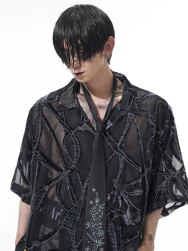 Men's black and grey snake pattern short-sleeved shirt with translucent polyester fabric