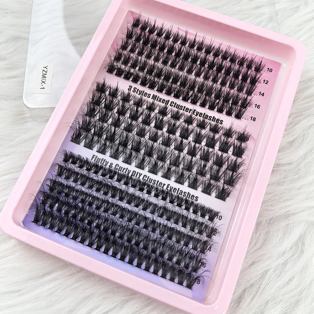 Large capacity high imitation material false eyelash storage box for messy style lashes, dimensions 13.7cm by 13.5cm.