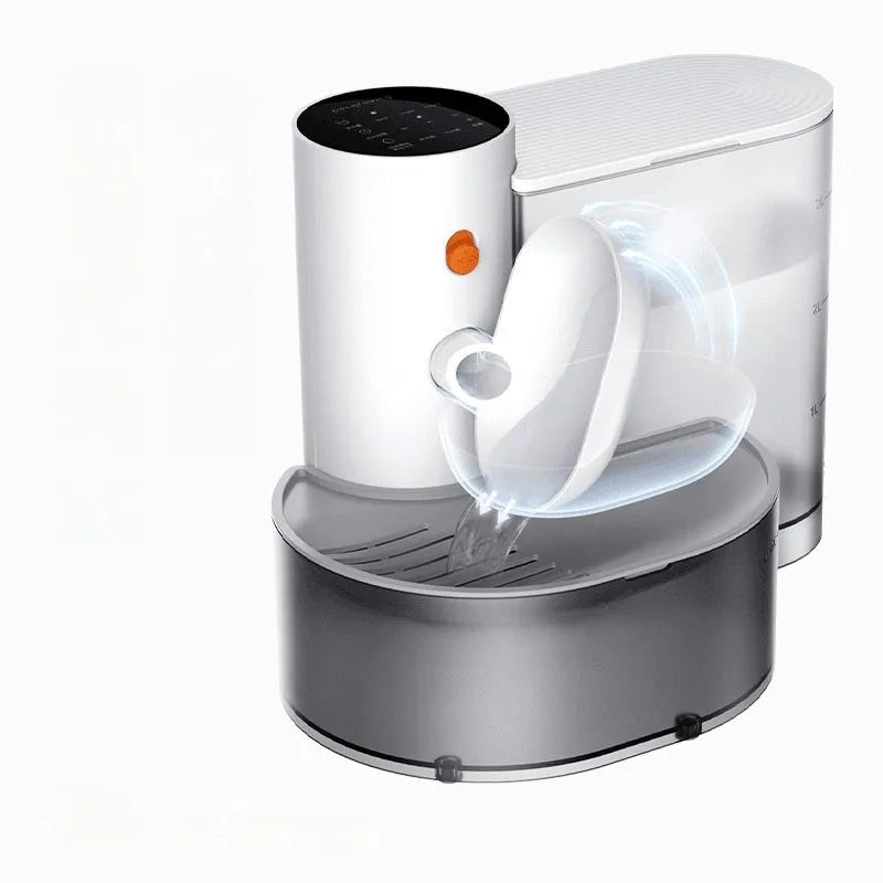 White automatic cat water fountain with 3-litre tank and rechargeable battery on a wooden floor.