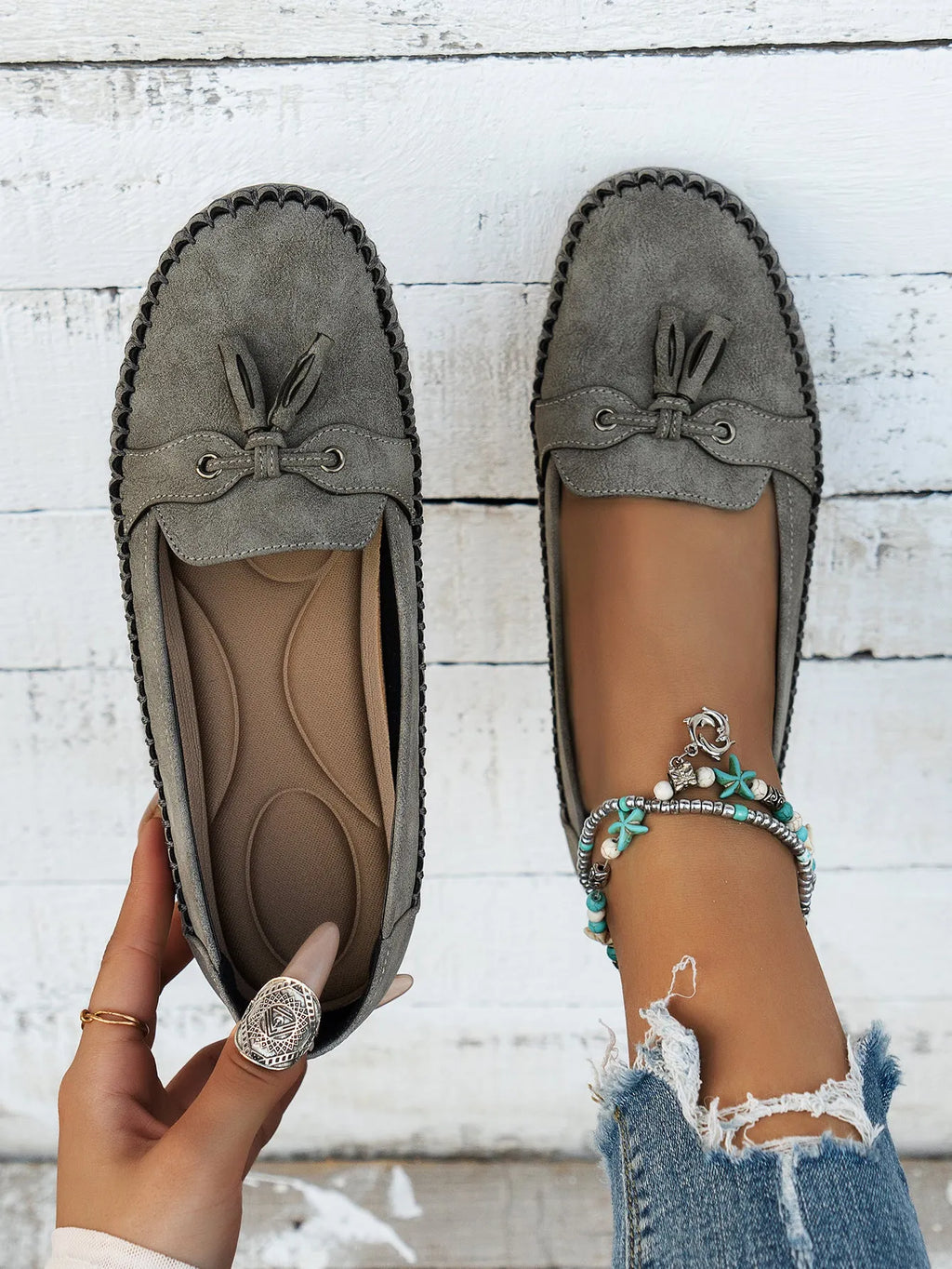 Women's suede casual flat shoes with bow decoration in pink, low heel and round toe design