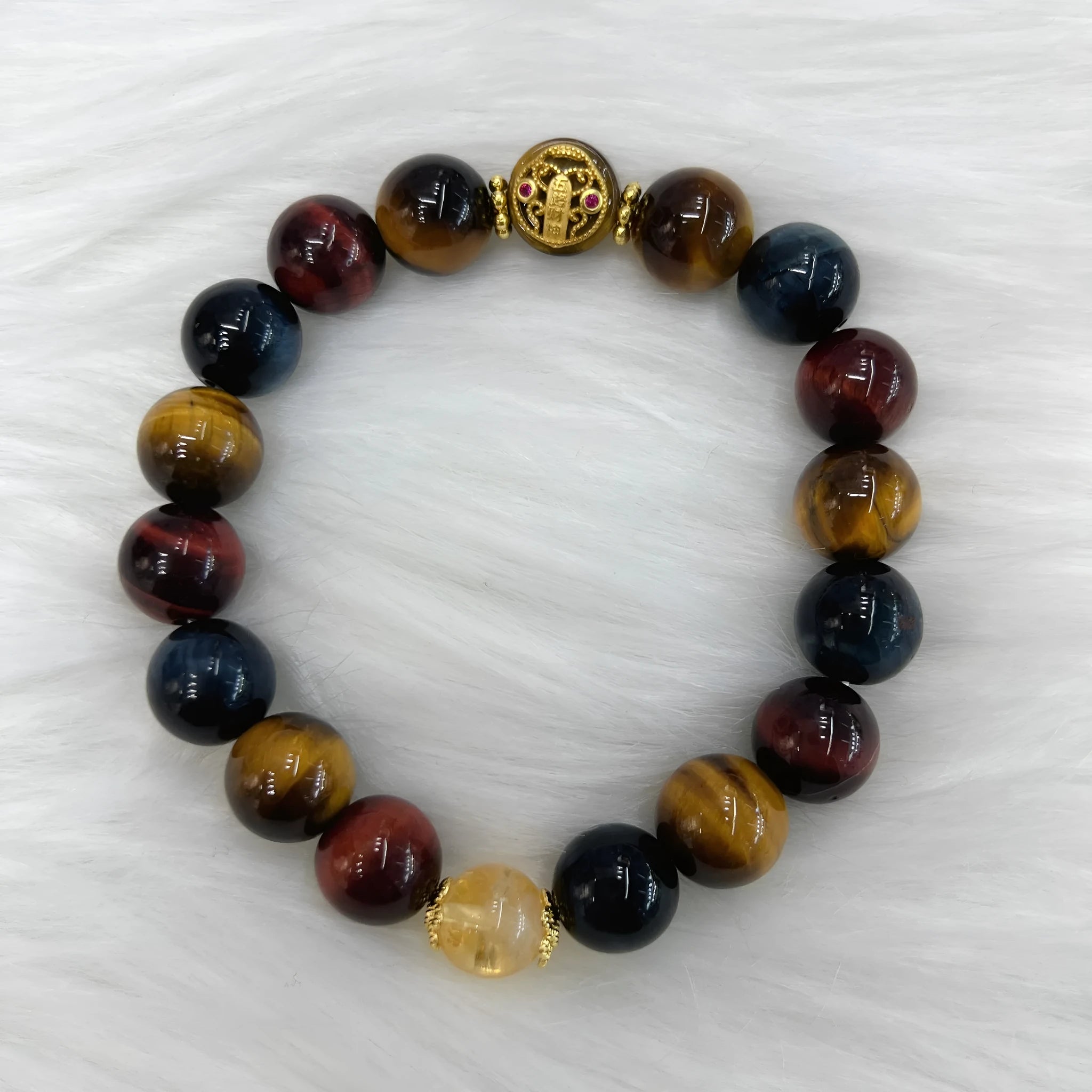 Natural tiger eye stone round beads on a Maillard chain bracelet, 18cm long.