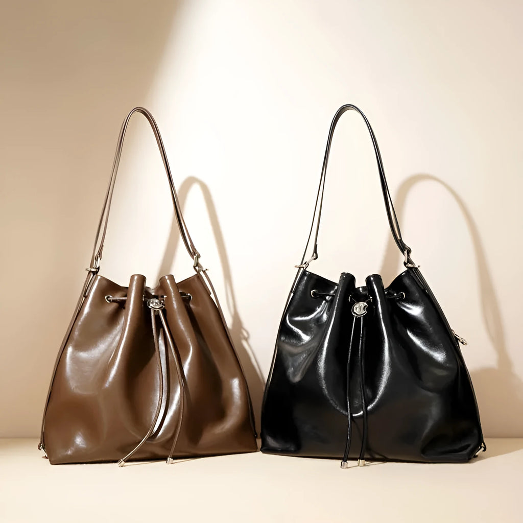 Genuine leather one-shoulder bucket bag in retro style with multiple internal compartments