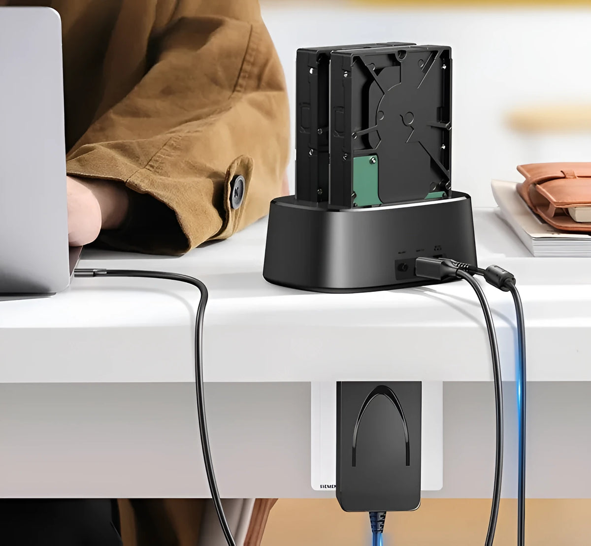 Green Link CM198 black external hard disk docking station with dual disc simultaneity
