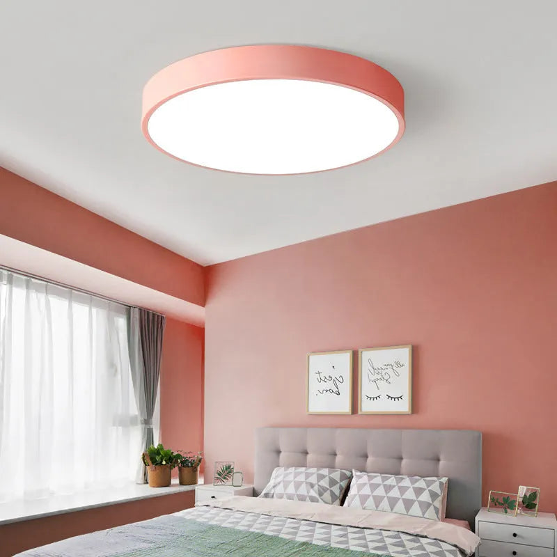 Ultra-thin 22cm 12W LED ceiling light with remote dimming in white trim