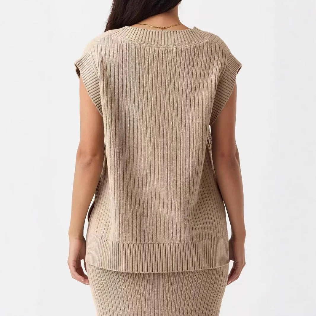 Women's V-neck sleeveless pullover vest in camel colour with striped pattern, loose fit