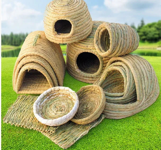 Natural hand-woven straw grass nest for small pets, bridge hole cradle shape, size S