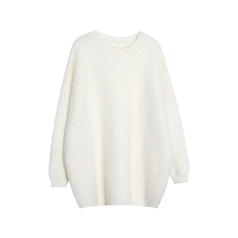 Mid-length acrylic pullover jumper in mink-like wool, loose fit, long sleeves, available in five colours.