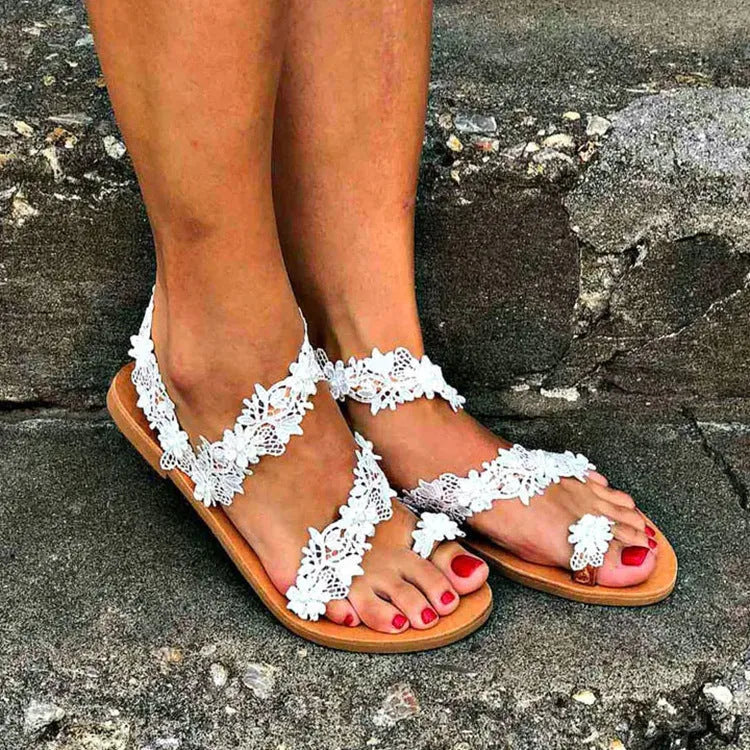 White plus size women's flat sandals with rhinestone flower decoration on round toe
