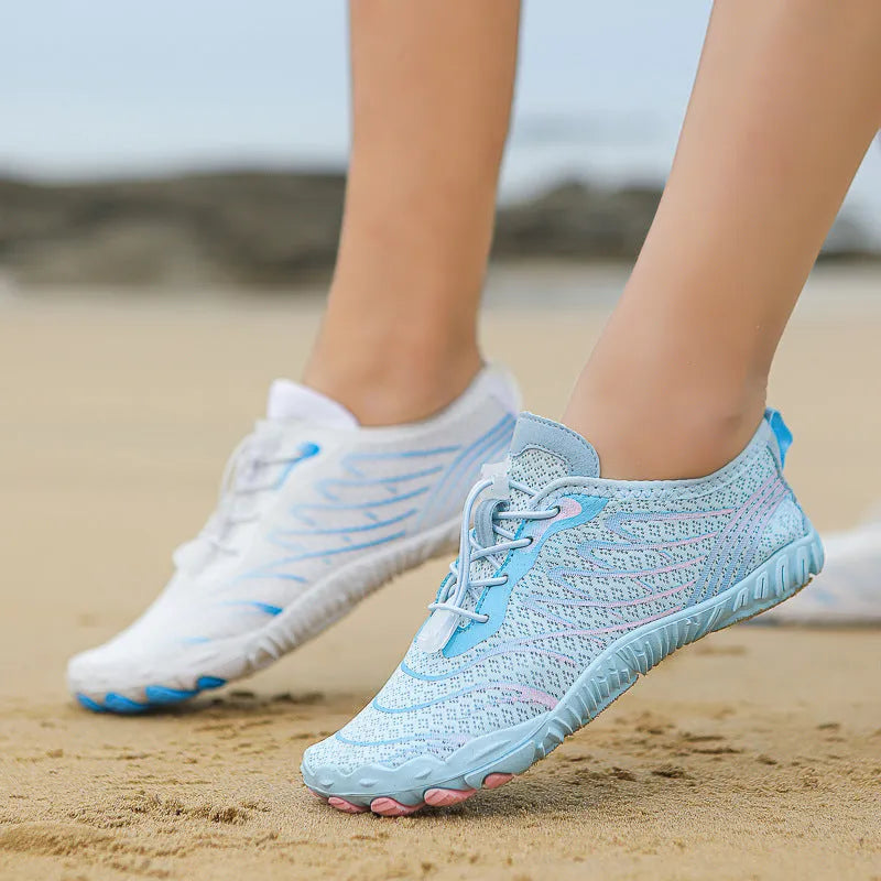 Quick-drying breathable wading shoes with mesh upper and non-slip rubber sole for outdoor fishing and climbing