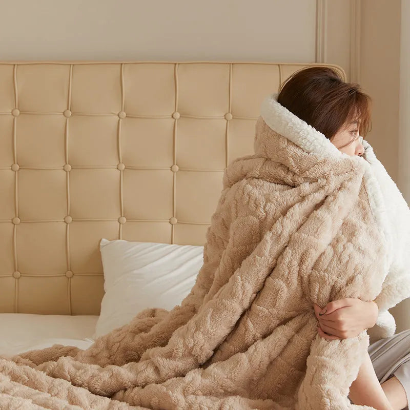 Winter thermal flannel blanket in tea green colour showing 180x200cm dimensions and taffeta texture