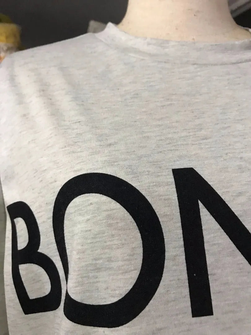 Customised solid colour polyester fibre straight tube T-shirt for men and women, Bonne or Clyde style, sizes XS to 3XL
