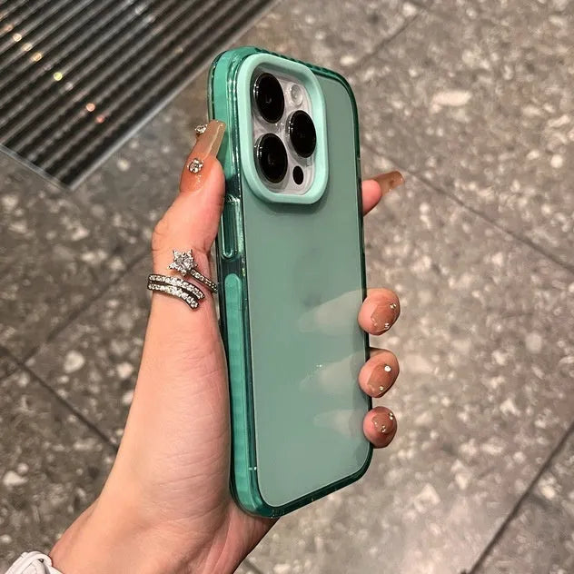 Silicone drop-resistant phone case with transparent edges and contrast colour for iPhone