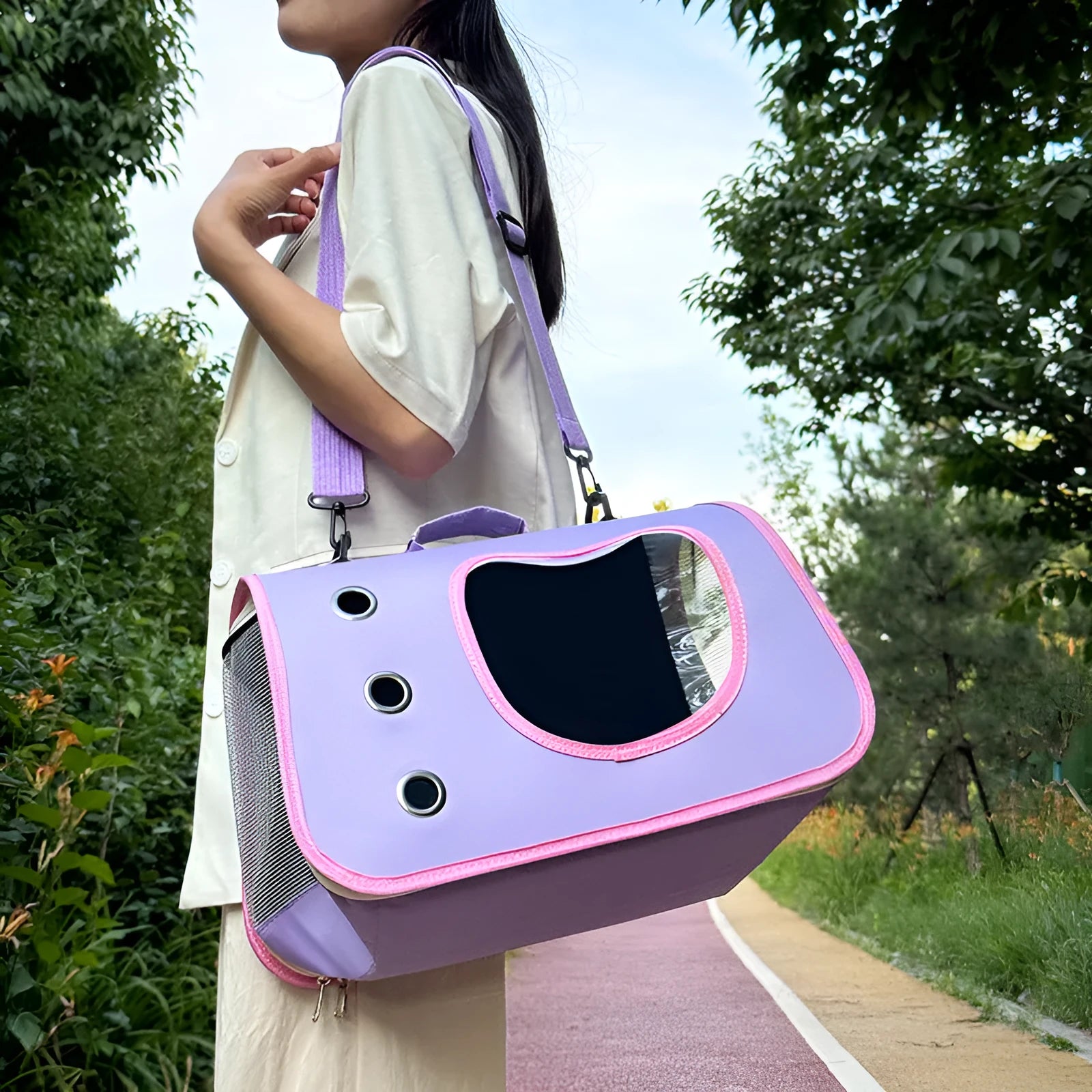 Crossbody pet carrier bag in Oxford cloth with medium capacity and breathable design