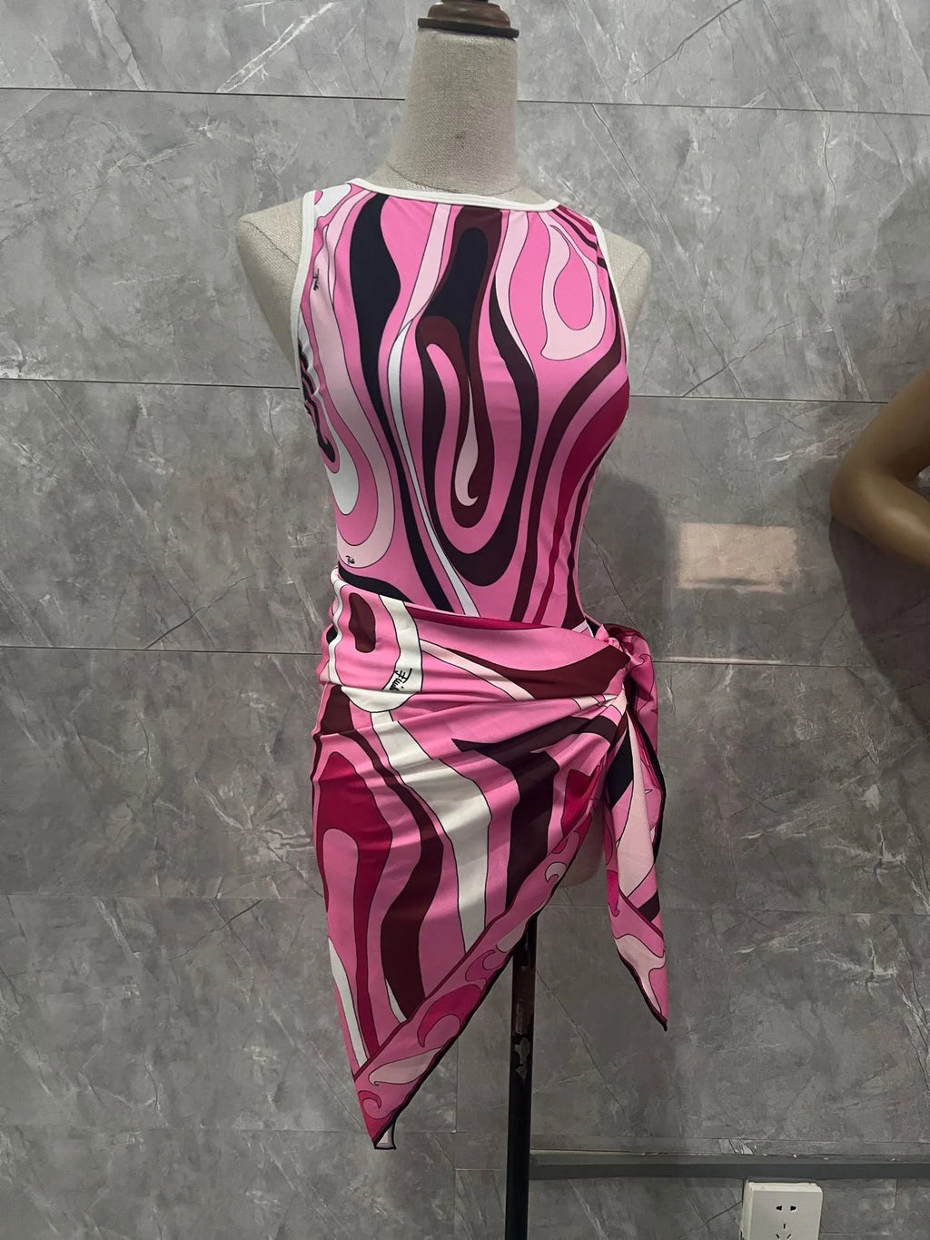 Women's striped polyester bikini swimsuit in blue conjoined square scarf style for swimming