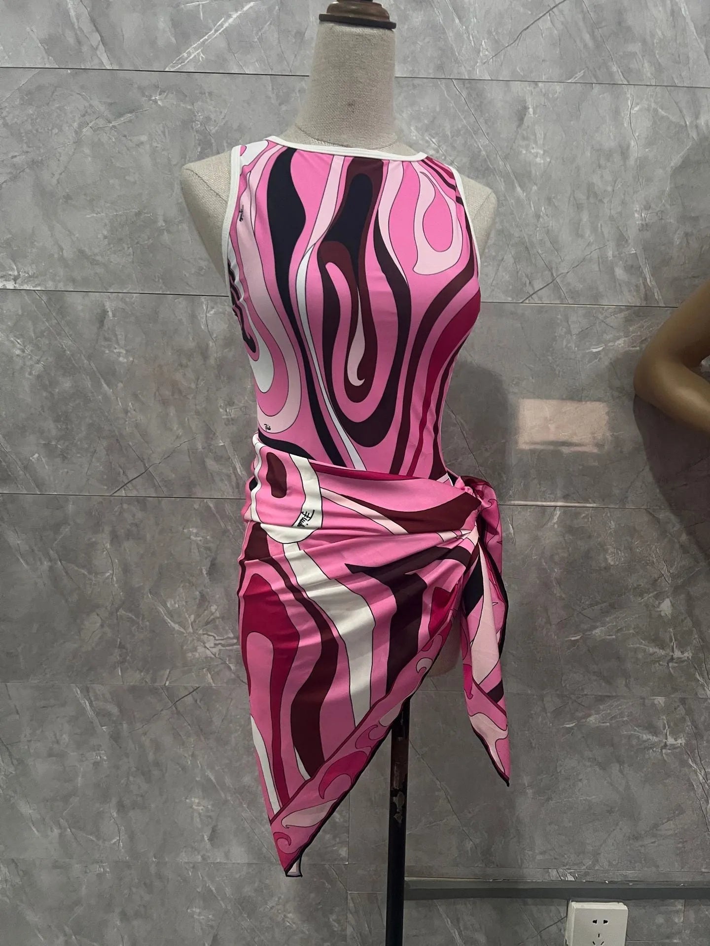 Women's striped polyester bikini swimsuit in blue conjoined square scarf style for swimming