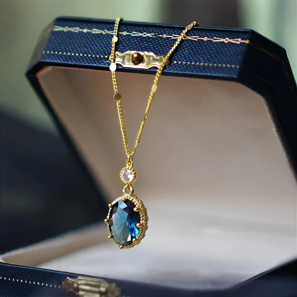 Geometric gold electroplated copper retro necklace on a 46 cm chain.