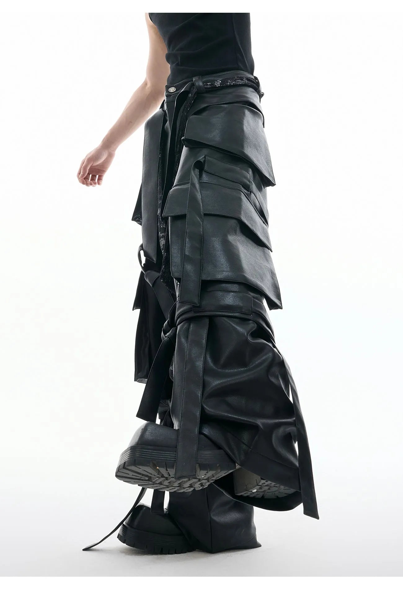 Black loose retro quilted pants with multiple pockets and stitching ribbon details